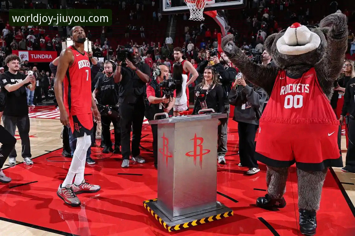 火箭主场大胜尼克斯：一场酣畅淋漓的团队胜利深度评测